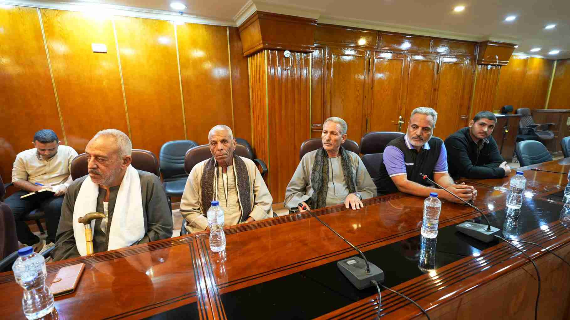 كيان مؤسسي وانشاء مصنع.. تفاصيل لقاء مزارعي الرمان ومحافظ اسيوط